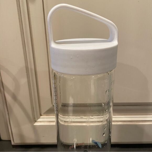 STARBUCKS "You are here" Chicago water bottle - Picture 11 of 11